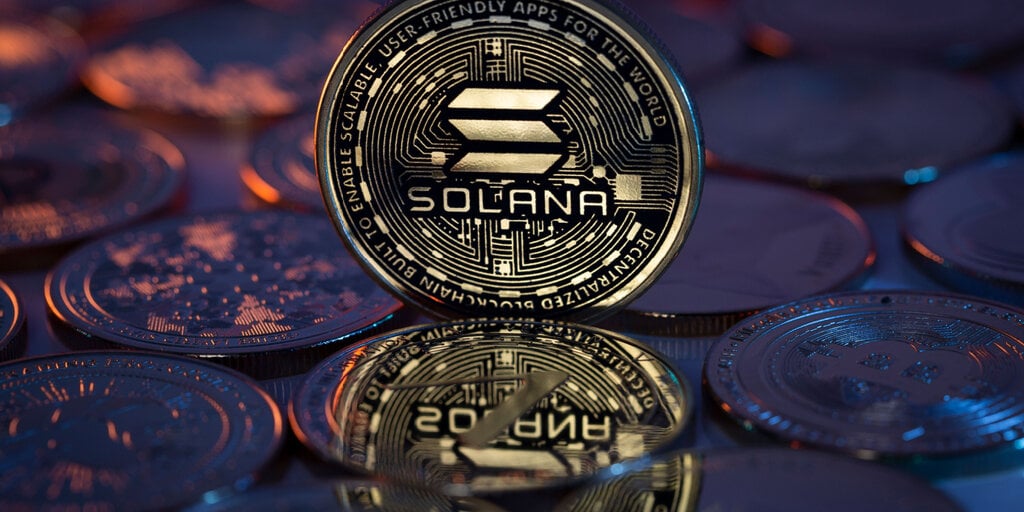 SOL Dips 4% Following Solana Network Outage